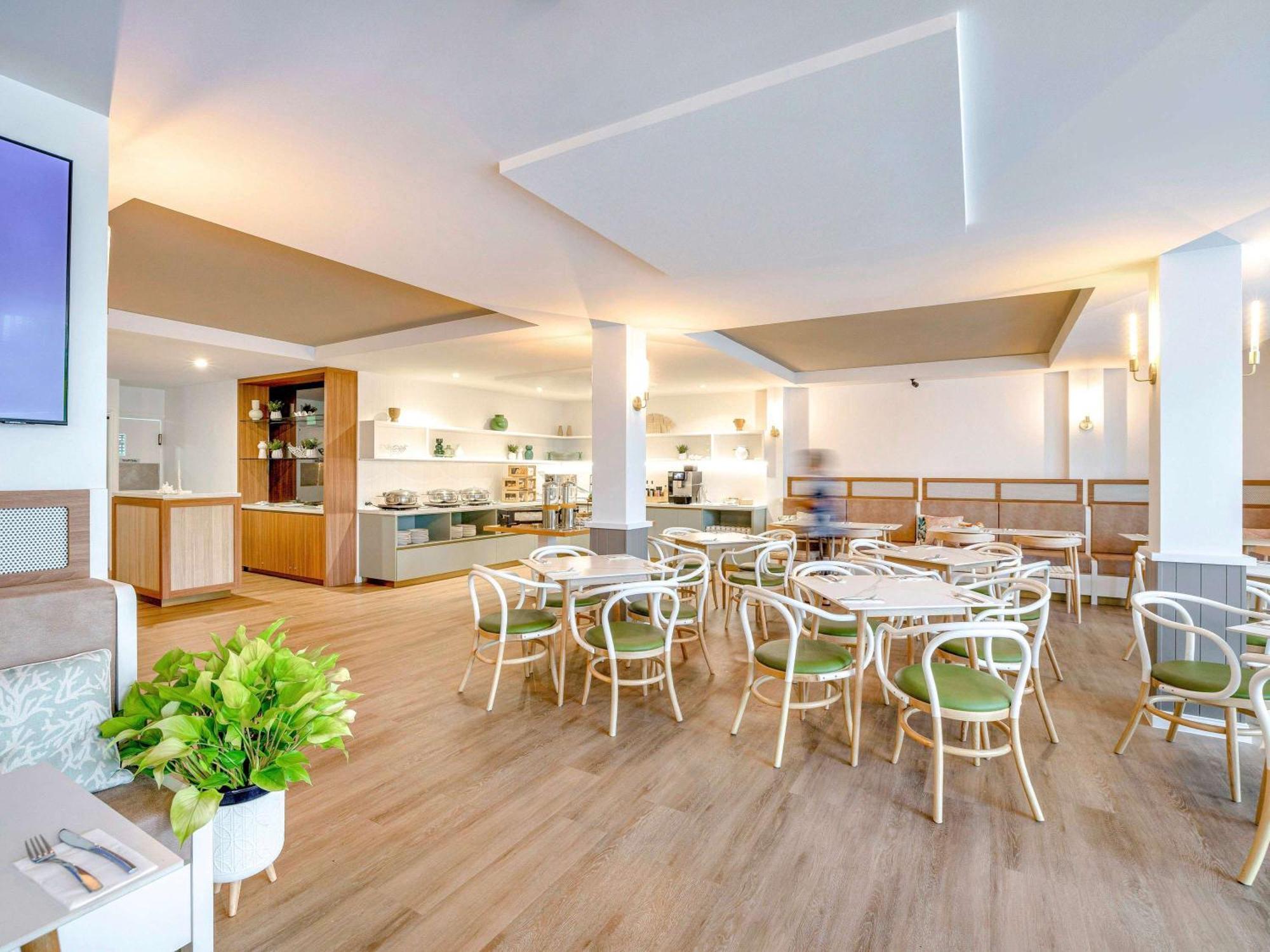 Mercure Кэрнс Экстерьер фото
